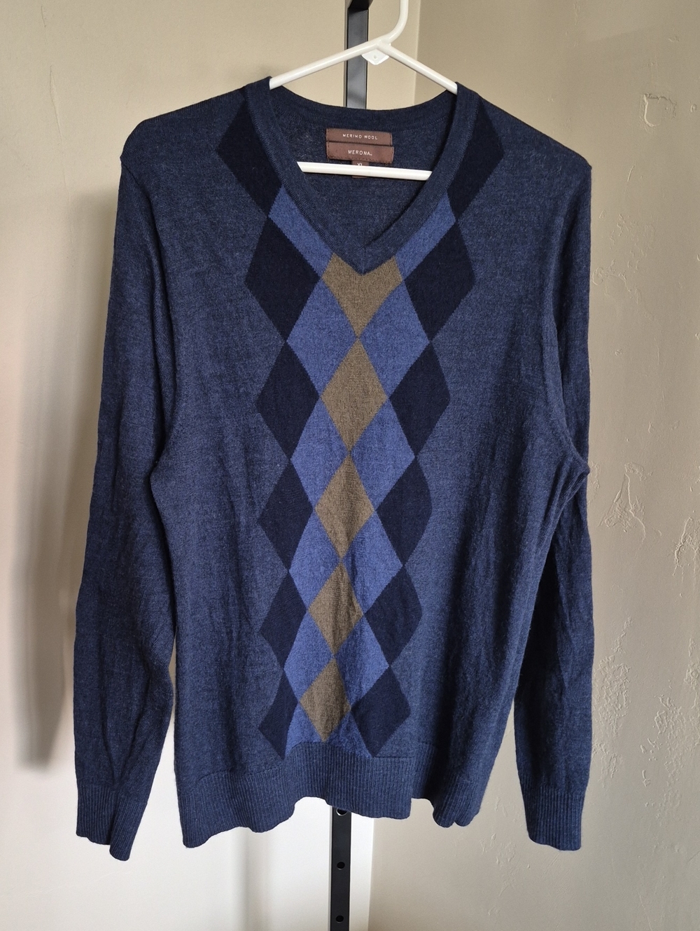 Merona Navy Blue Argyle V-Neck Sweater Size XL